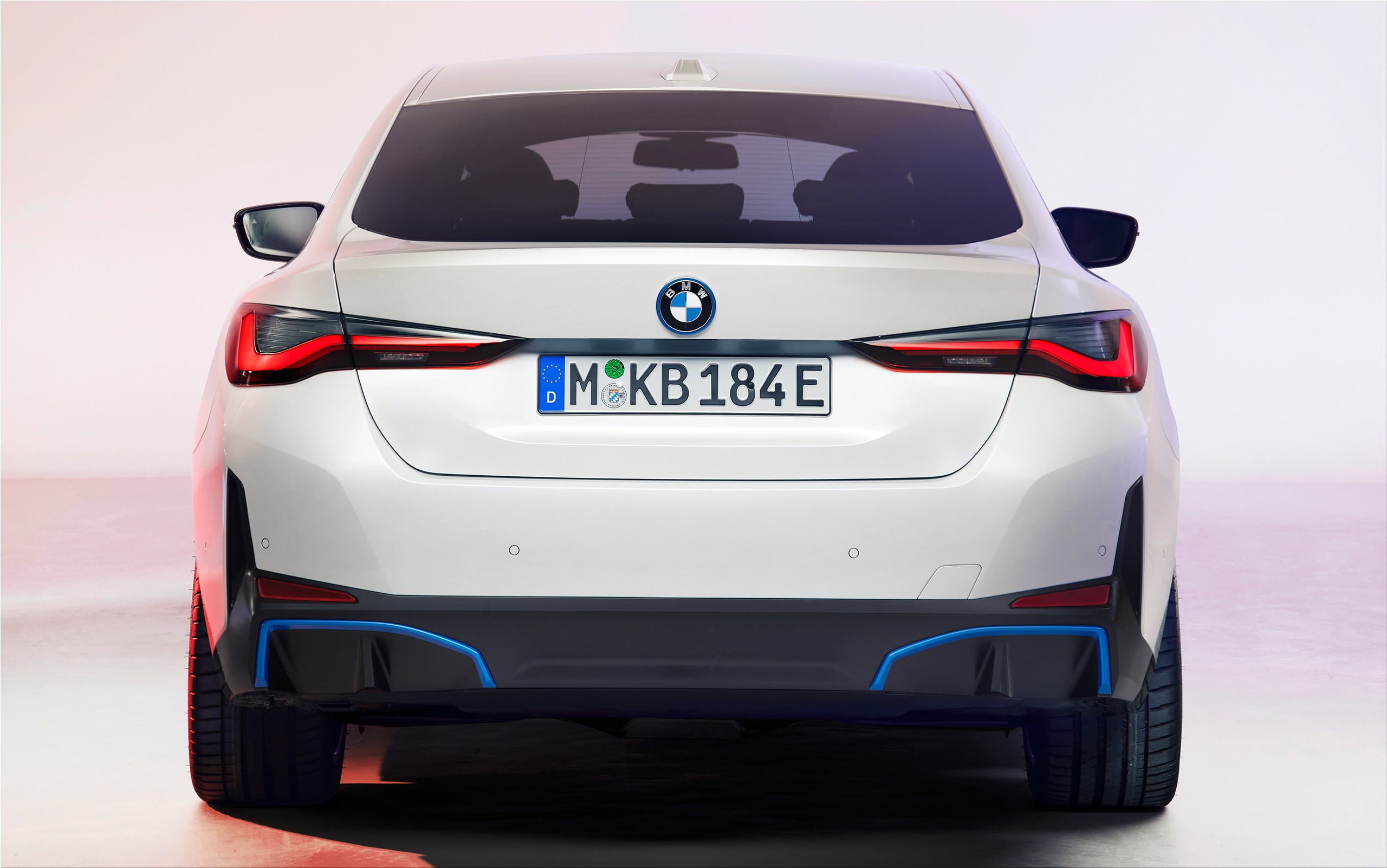 A first look at the brand new BMW i4 electric car Electric Hunter