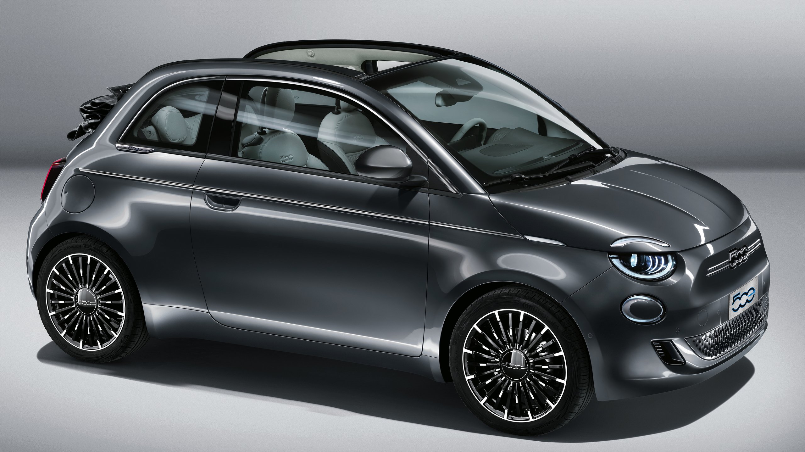 The new Fiat 500 limited "France Edition" Electric Hunter