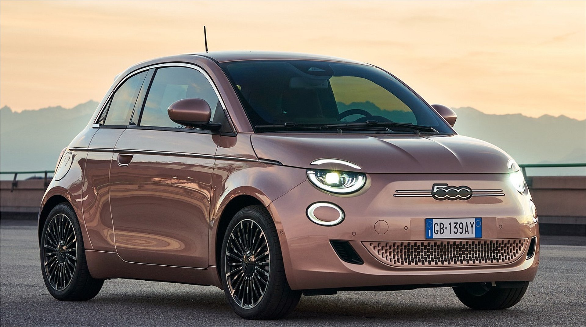 the-strange-fiat-500e-3-1-electric-car-electric-hunter