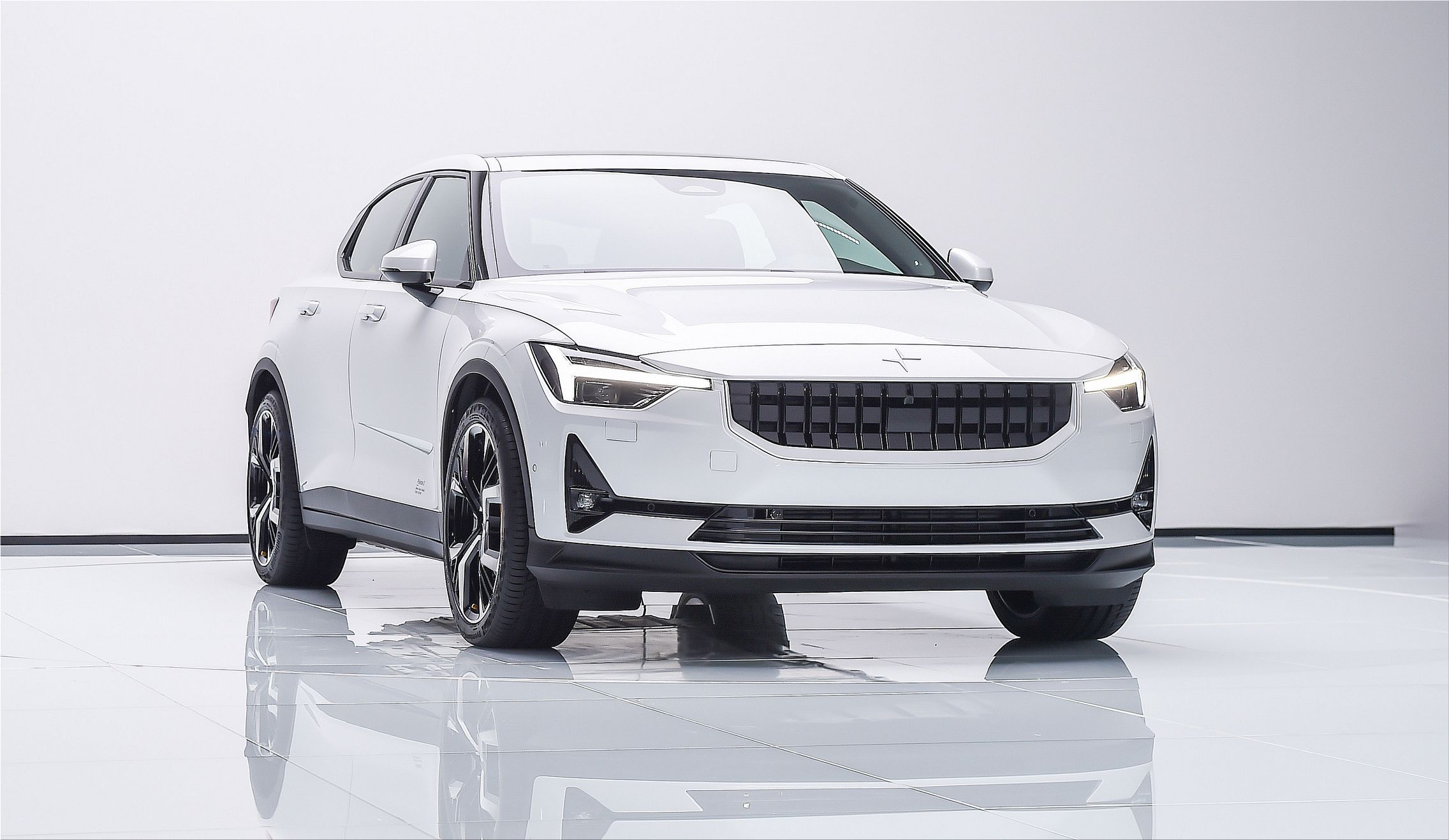Polestar 2 starts selling its fully electric vehicle Electric Hunter