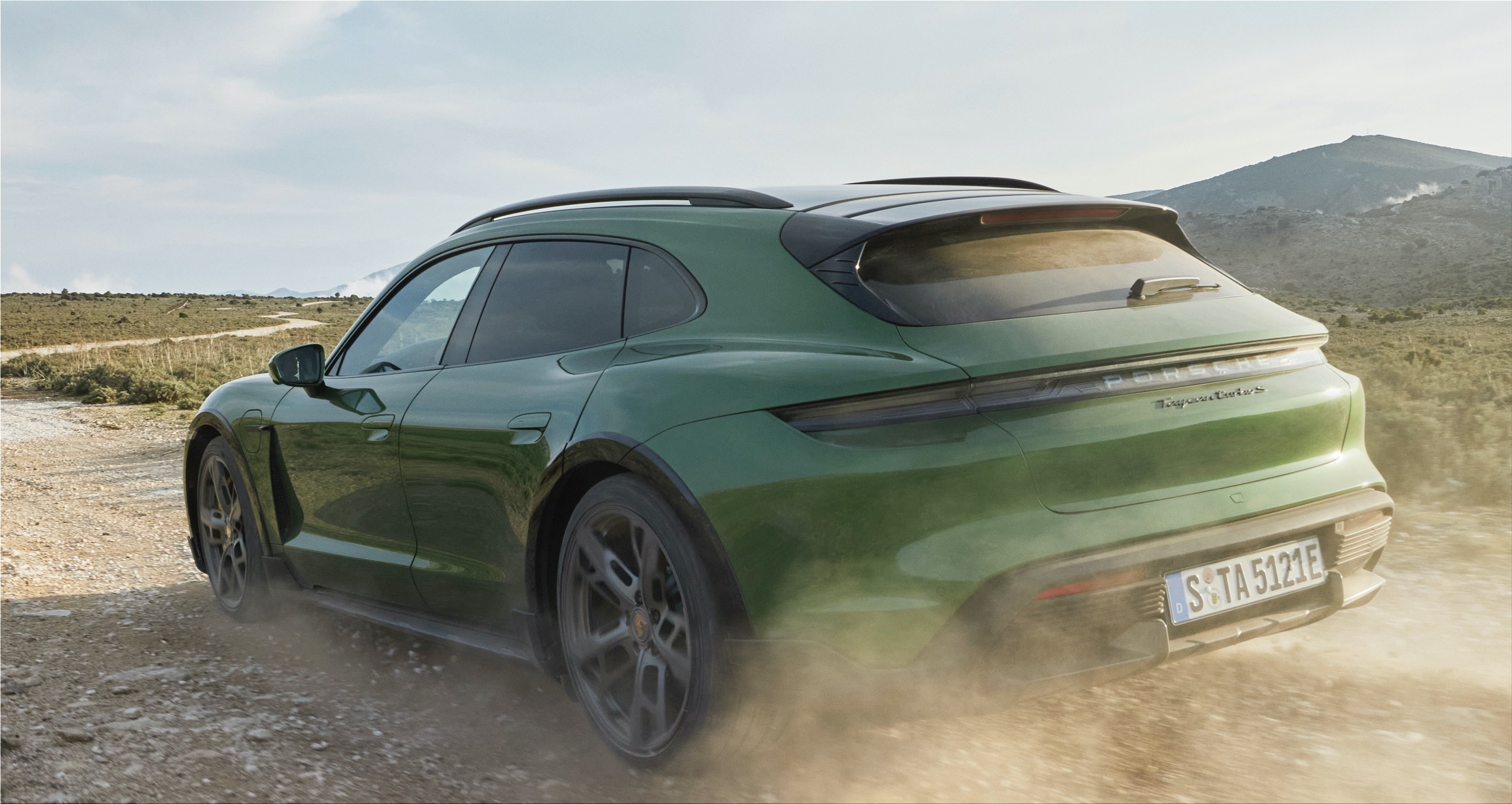 Porsche taycan cross