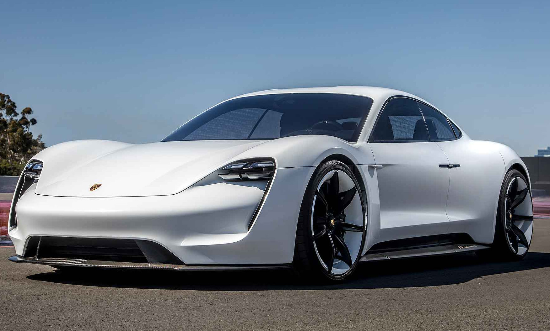 More than 20,000 prospective buyers for Porsche Taycan Electric Hunter