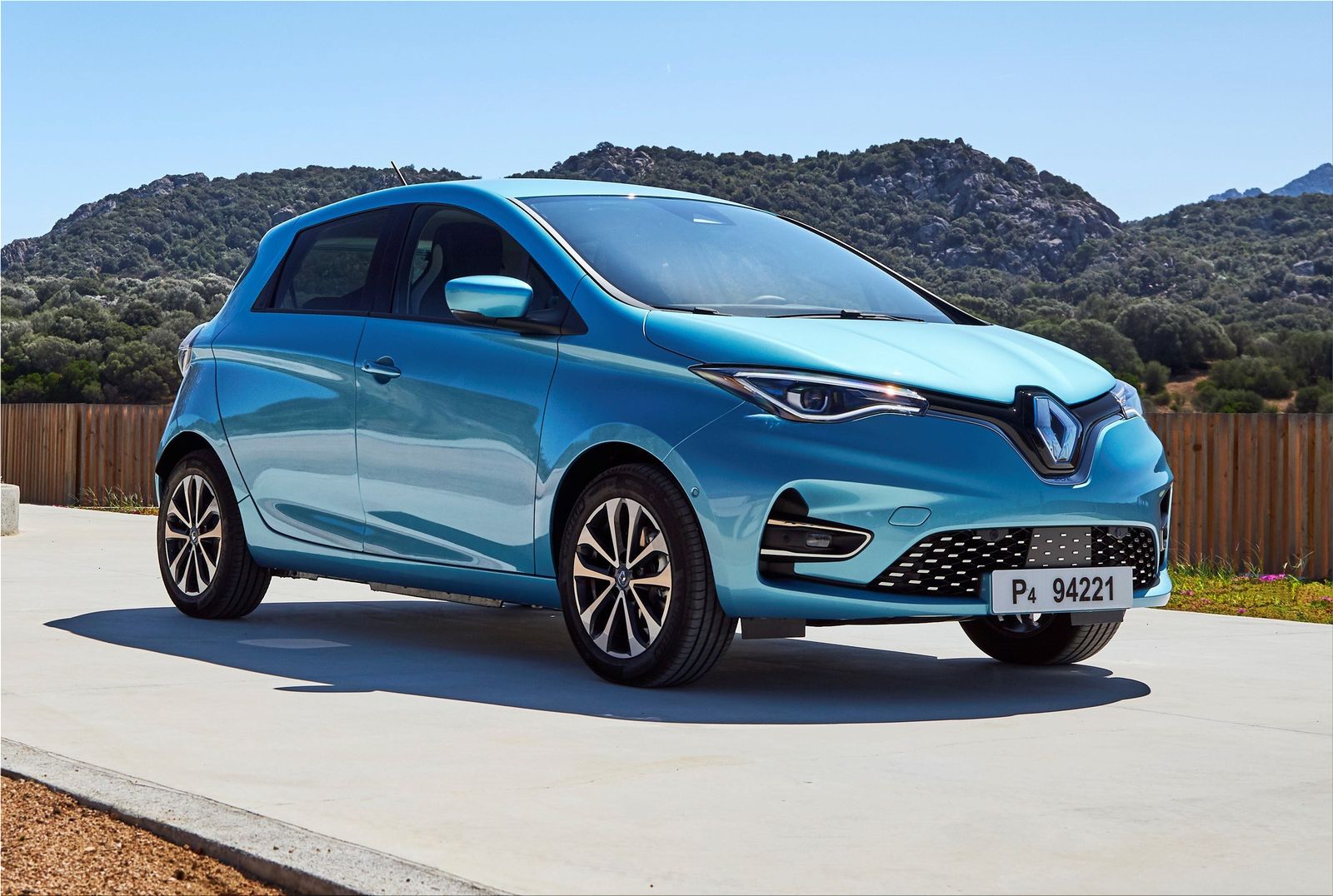 Renault Zoe gets double mobility bonus in Austria Electric Hunter