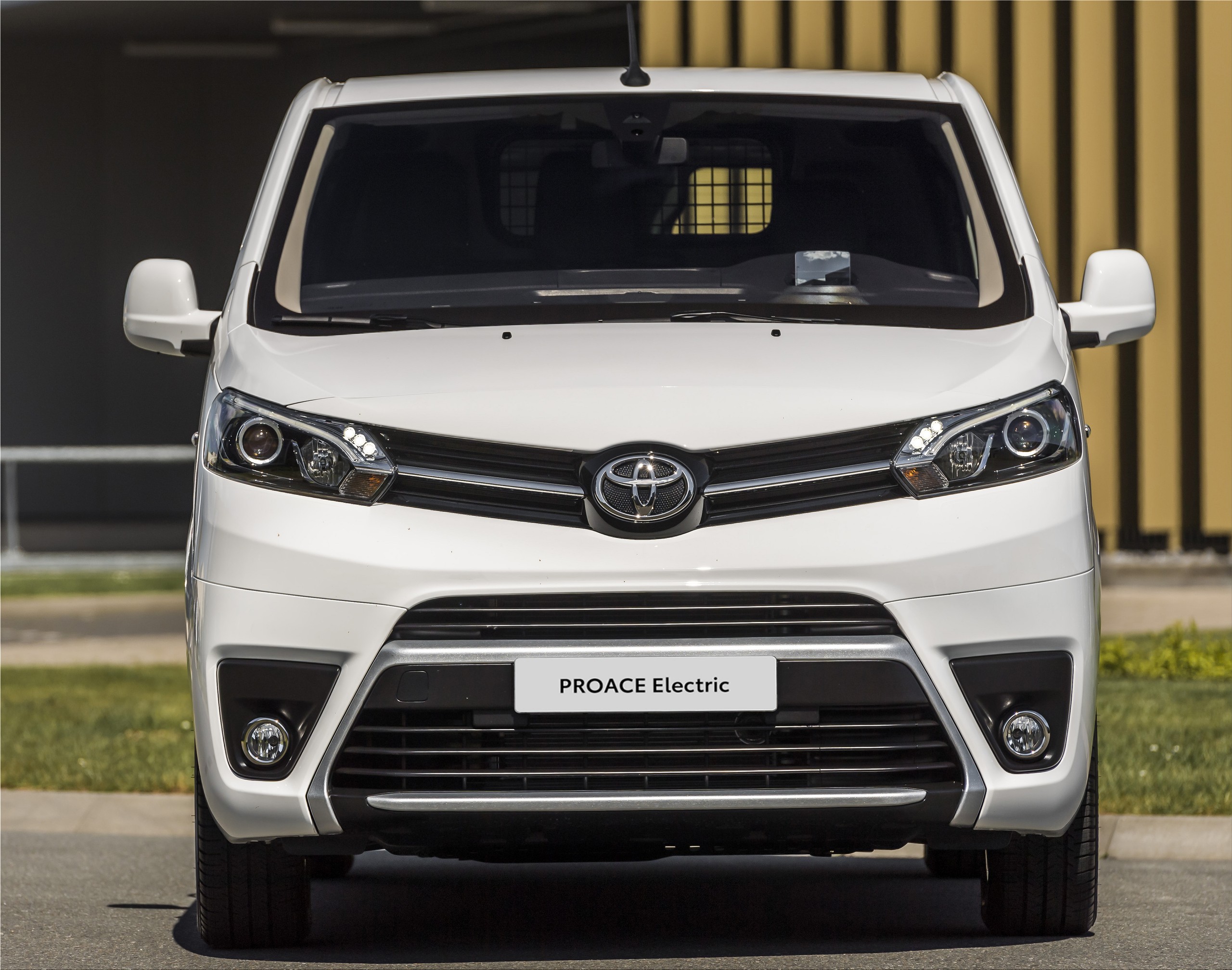 The new Toyota Proace Electric is ready to order Electric Hunter