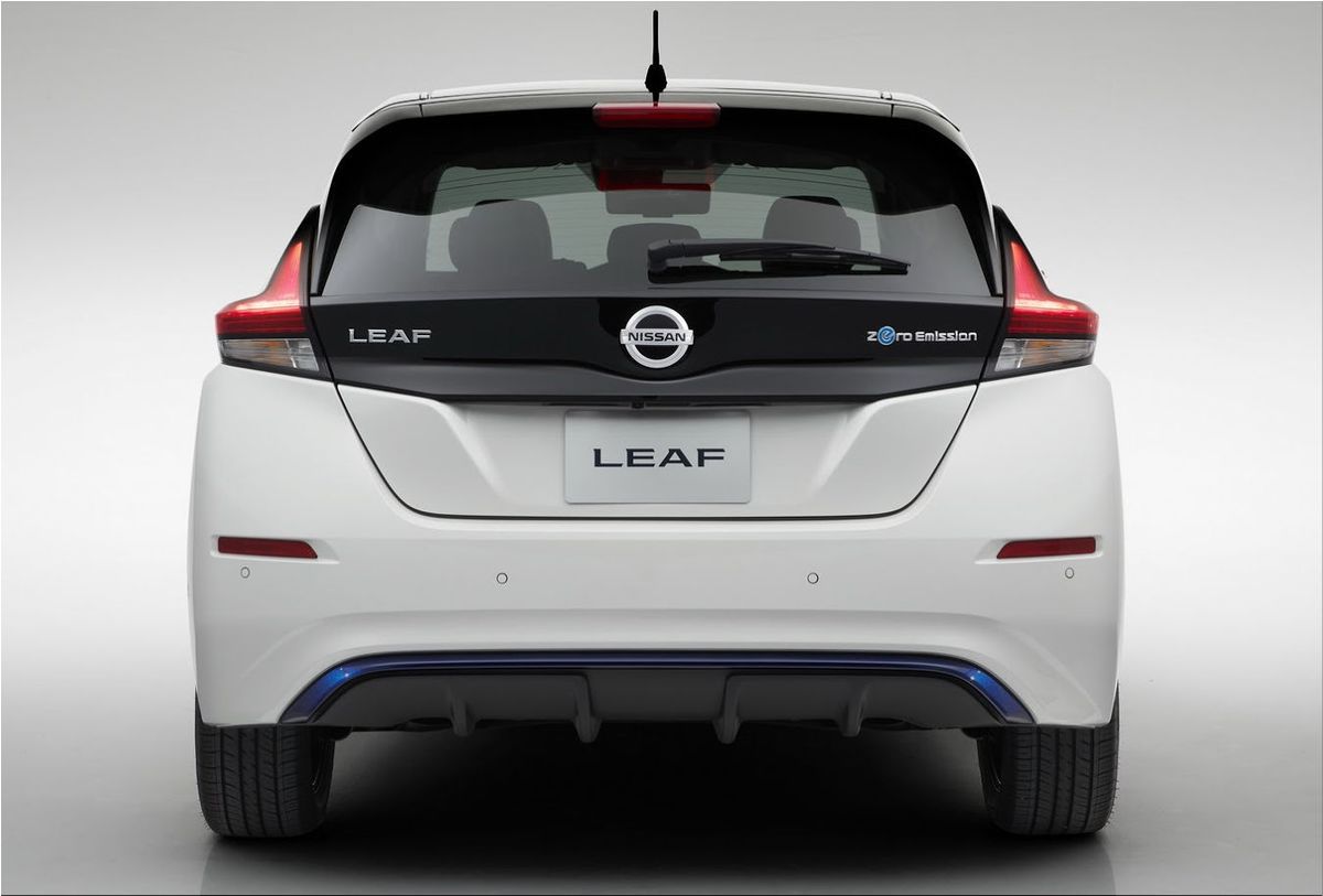 2018 nissan leaf offers 150 miles autonomy