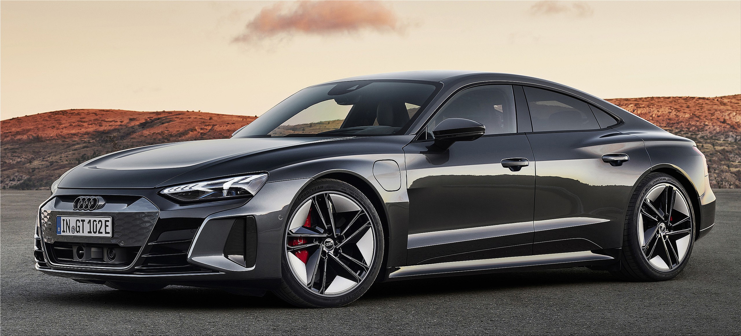 The new electric sedan Audi e tron GT is here Electric Hunter