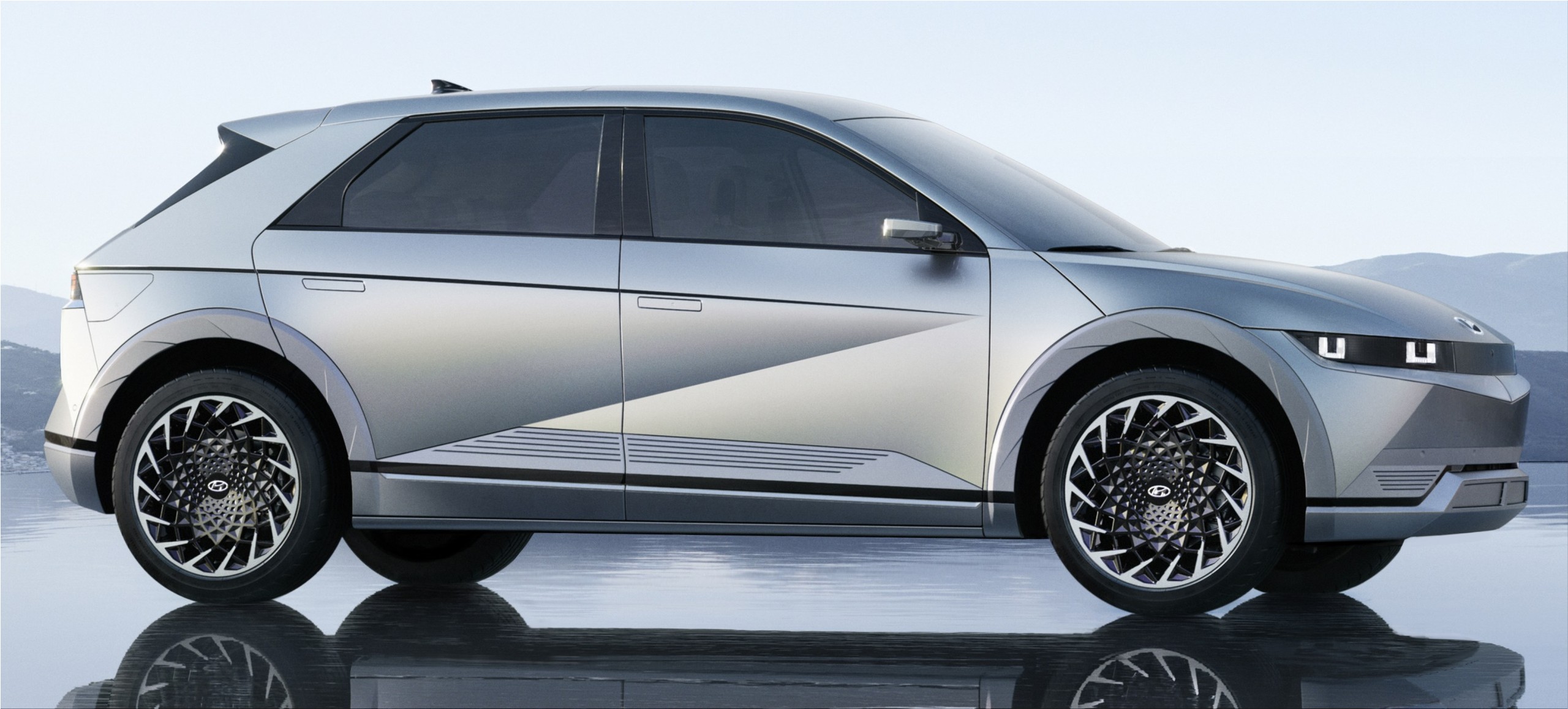 The new Hyundai Ioniq 5 with four wheel drive from 48 500 euros 