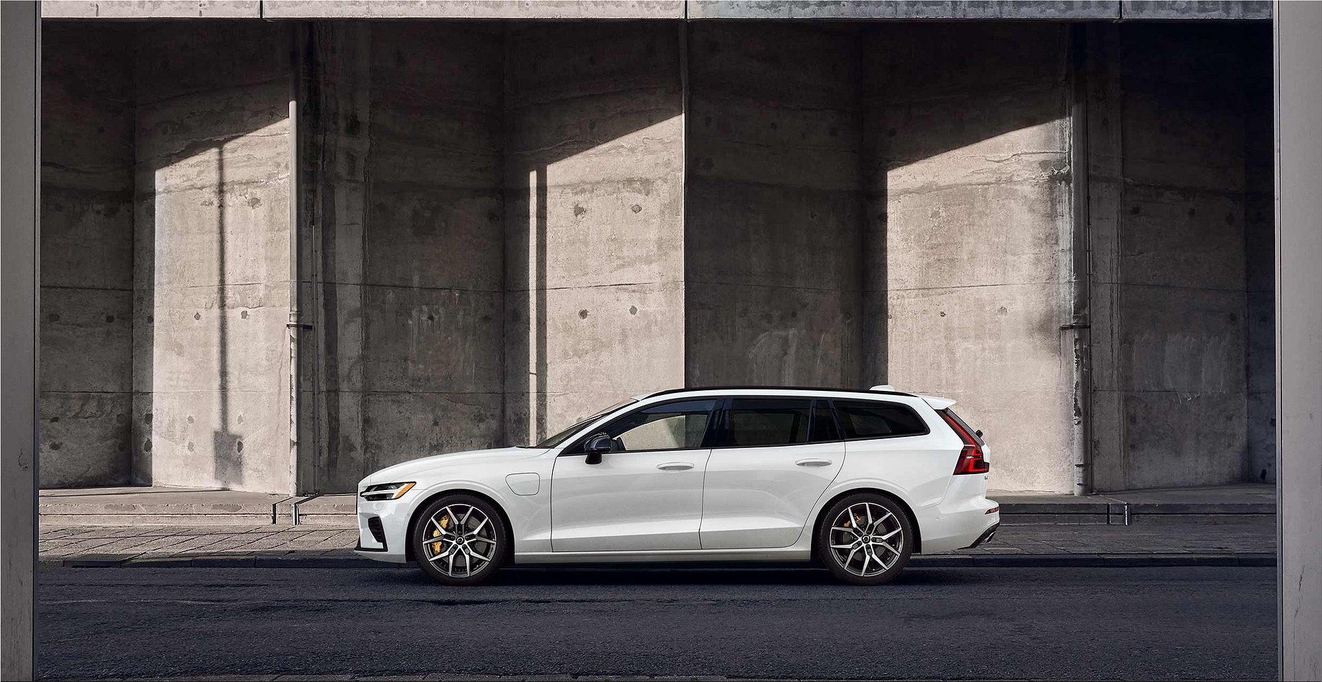 Volvo V60 T8 AWD Polestar Engineered plugin hybrid is the most