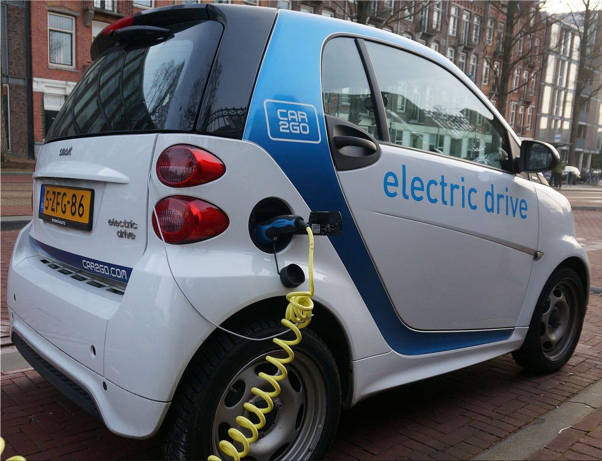 electric-and-hybrid-cars-50-of-the-market-by-2030-electric-hunter