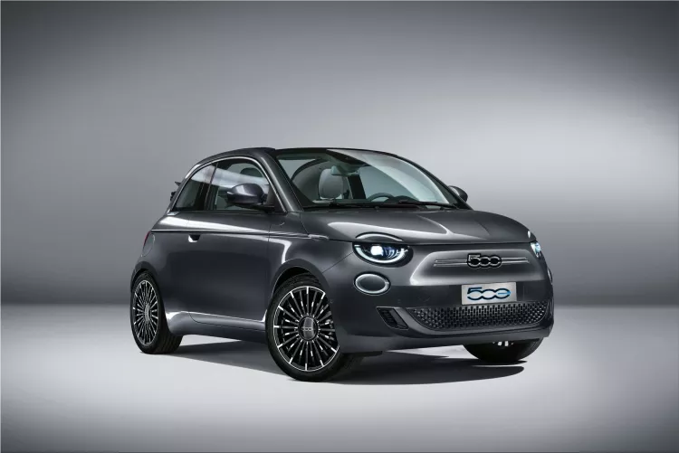 2020 Fiat 500 "La Prima" electric car