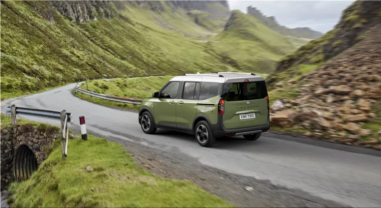 Ford E-Tourneo Courier