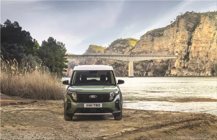 Ford E-Tourneo Courier
