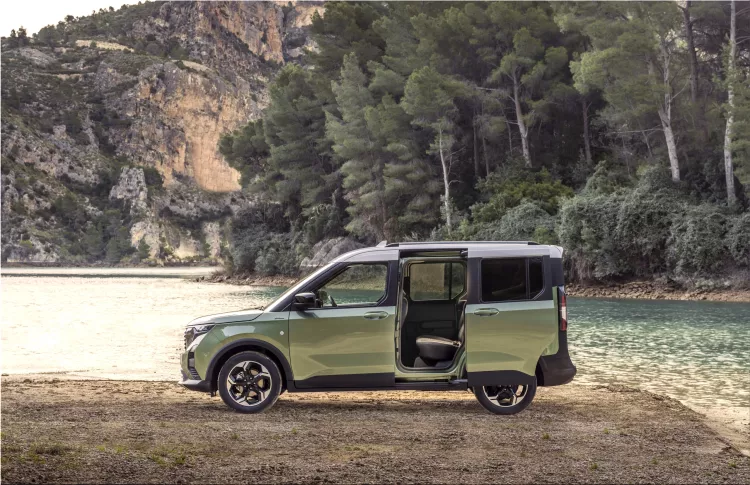 Ford E-Tourneo Courier