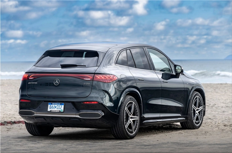 Mercedes-Benz EQE AMG SUV