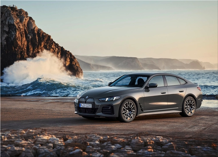 2025 BMW i4