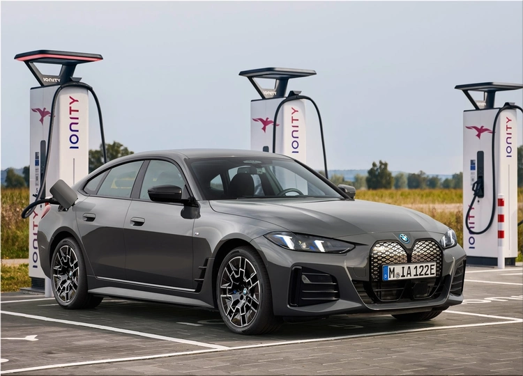 2025 BMW i4