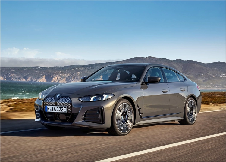 2025 BMW i4