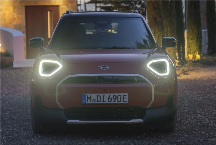 2025 MINI Aceman