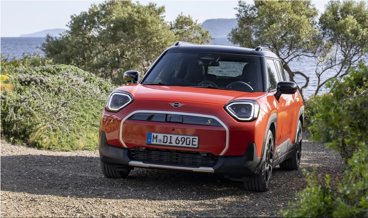 2025 MINI Aceman