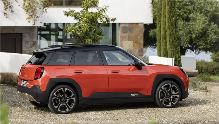 2025 MINI Aceman