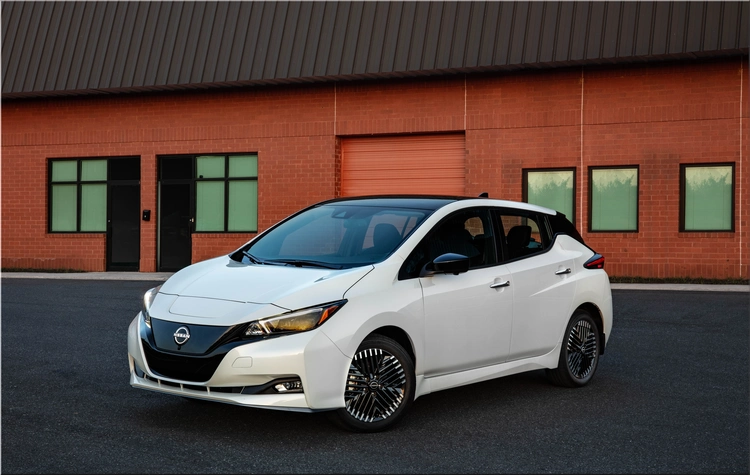 2025 Nissan LEAF