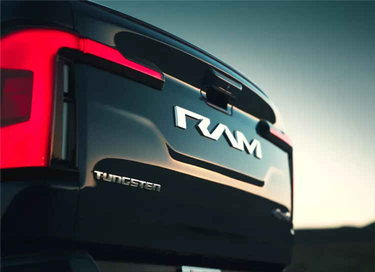 RAM 1500 REV