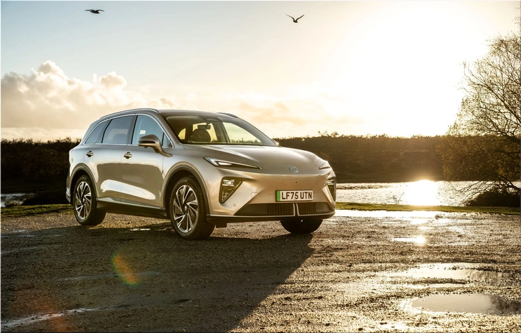 MG S6 EV