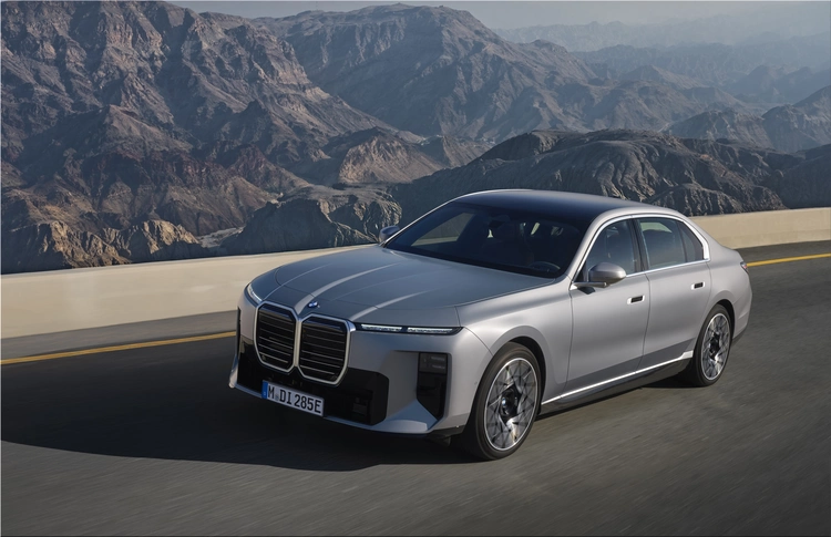 2027 BMW i7