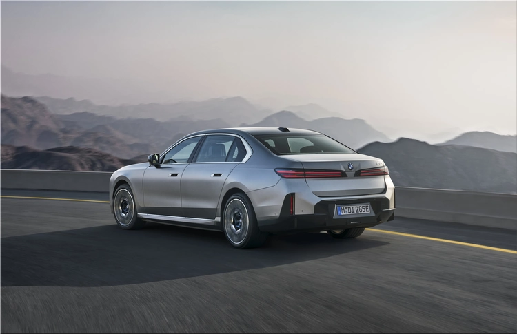 2027 BMW i7