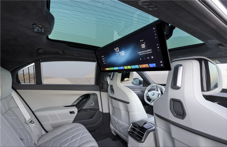 BMW i7