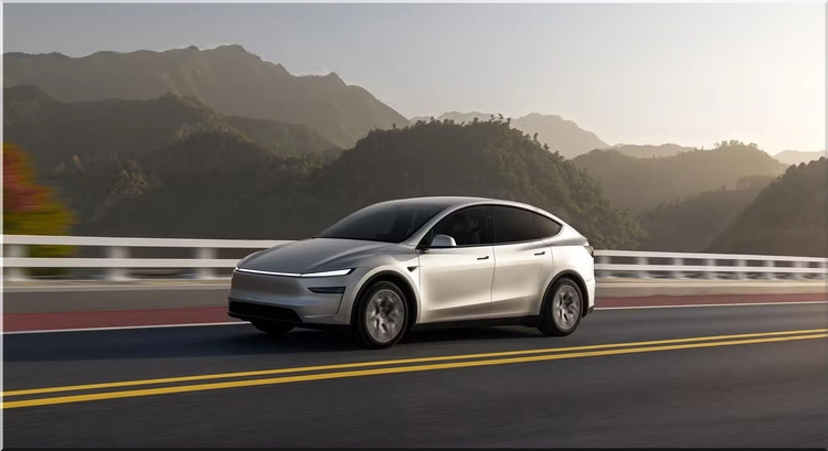Tesla Model Y L Premium