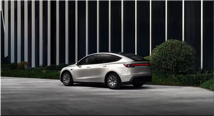 Tesla Model Y L Premium