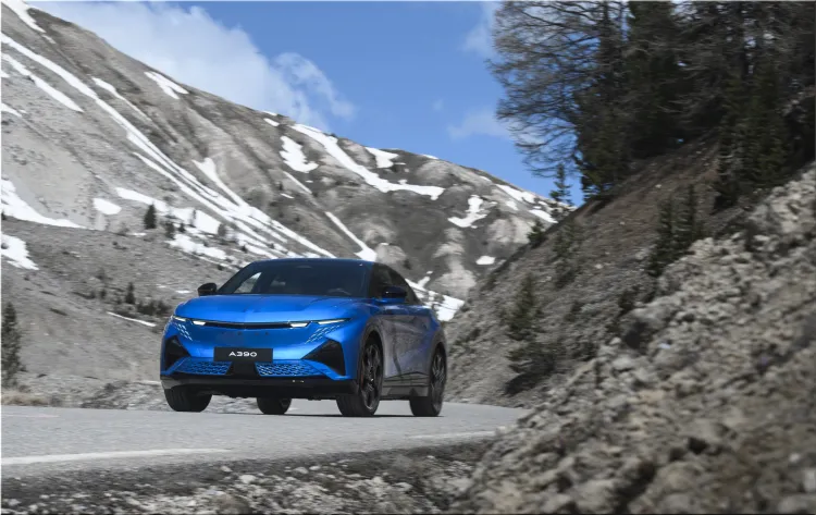 Alpine A390