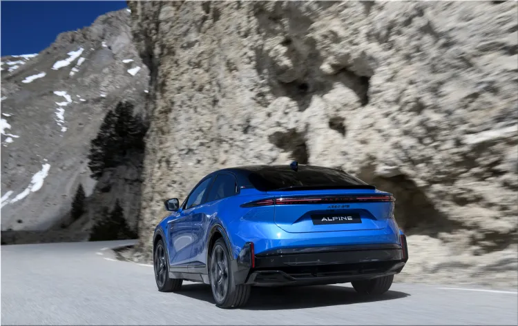 Alpine A390