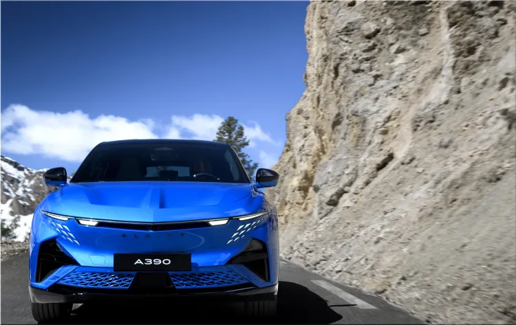 Alpine A390