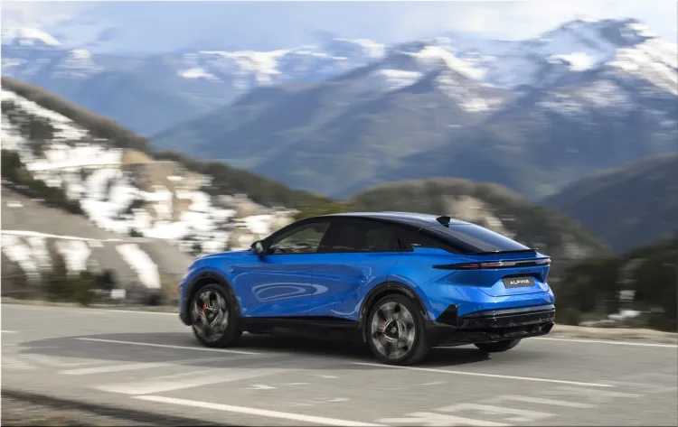 Alpine A390