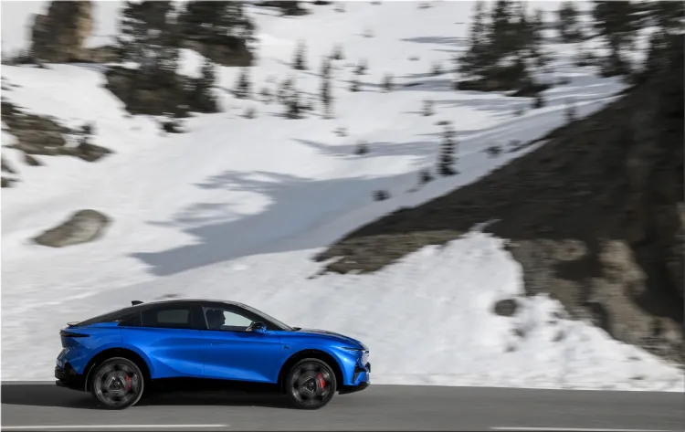 Alpine A390