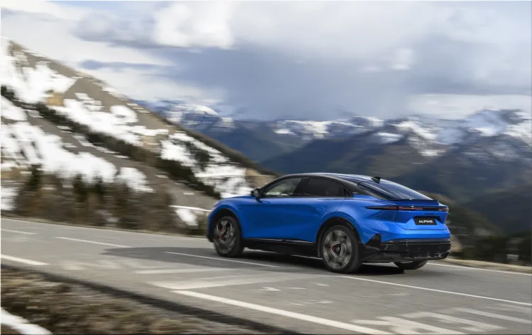 Alpine A390