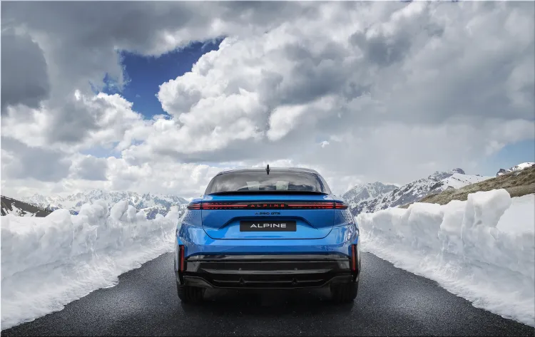 Alpine A390