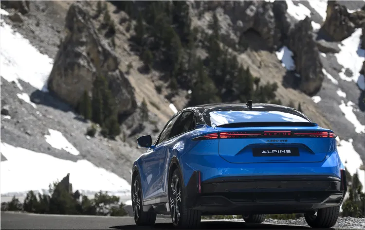 Alpine A390