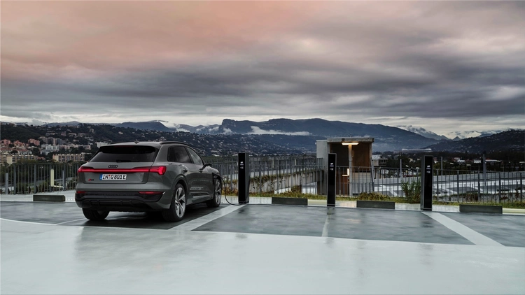 Audi Q8 Sportback e-tron