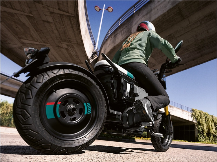 BMW CE 02