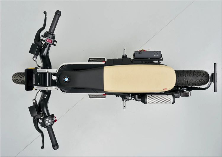 BMW CE 02 x VAGABUND