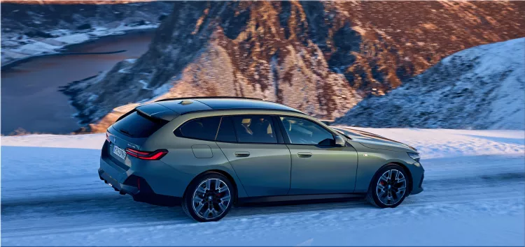 2025 BMW i5 Touring
