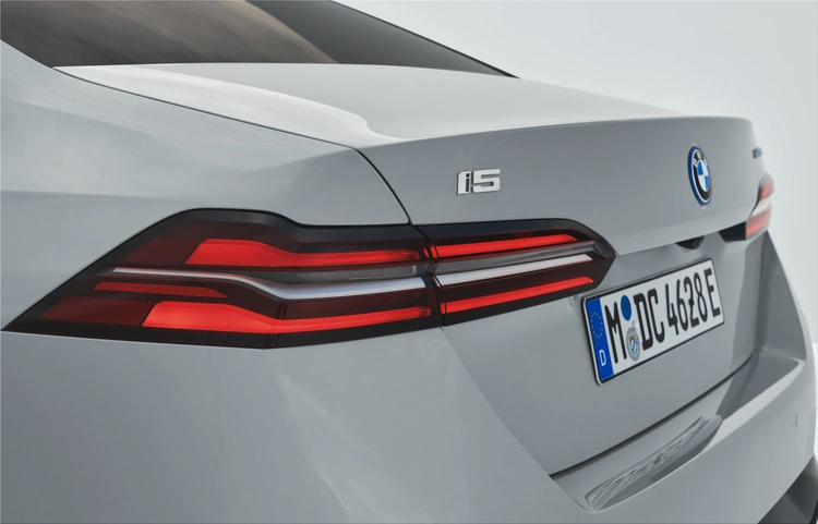 BMW i5