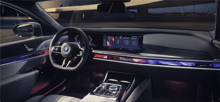 BMW i7
