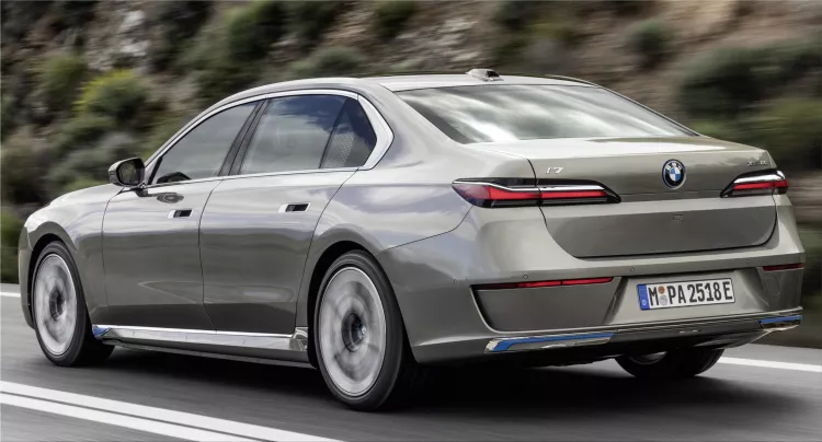 BMW i7 electric car