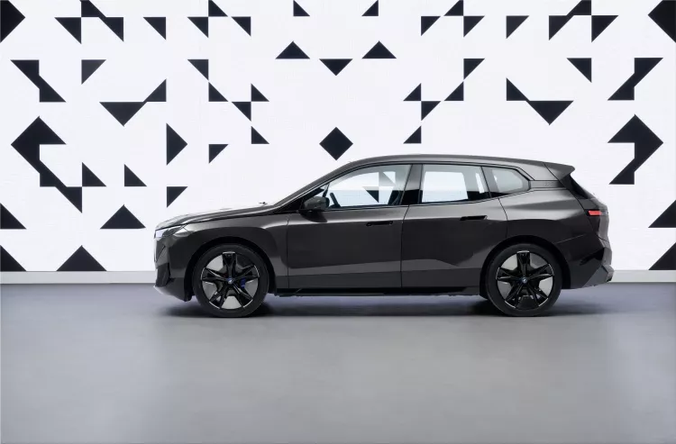 BMW iX Flow