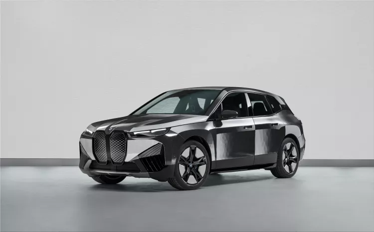 BMW iX Flow with E Ink