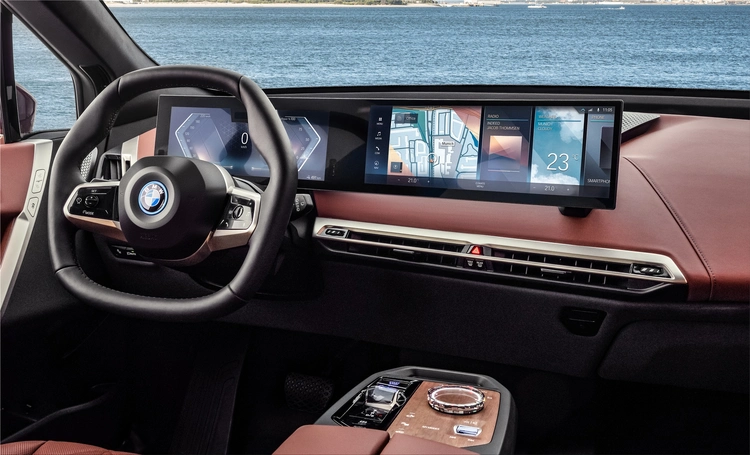 BMW iX